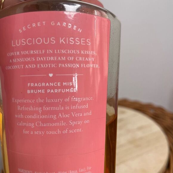 VICTORIA'S SECRET Luscious Kisses Refreshing Body Mist 8.4 oz  Pre Owned READ - Picture 2 of 6